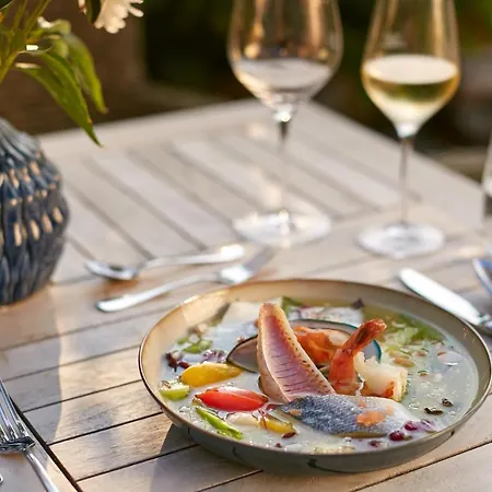 Schloss Mit Park Hotel Kaarz