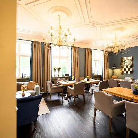 Schloss Mit Park Kaarz