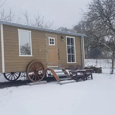 Schloss Mit Park Hotel Kaarz