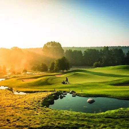 Schloss Mit Park ホテル Kaarz