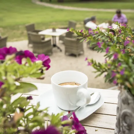 Hotel Schloss Mit Park Kaarz