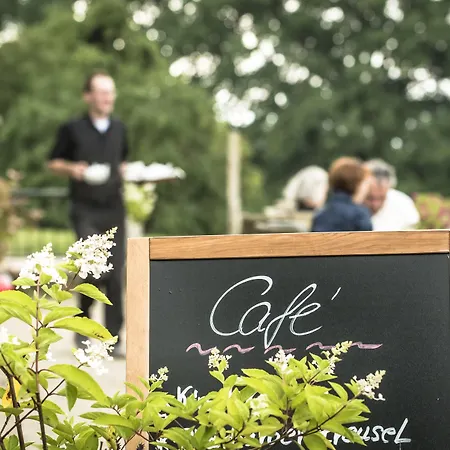 Schloss Mit Park ホテル Kaarz