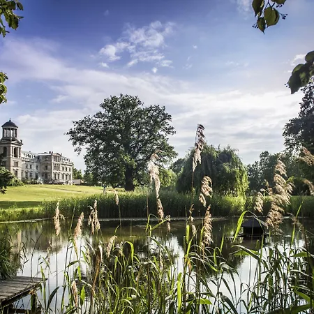 Отель Schloss Mit Park 3*