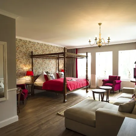 Hotel Schloss Mit Park Kaarz