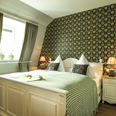 Schloss Mit Park 3*