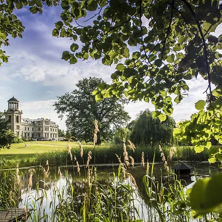 Schloss Mit Park 3*
