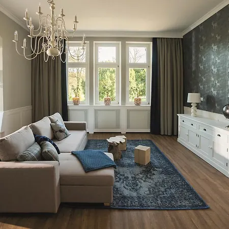 ホテル Schloss Mit Park 3*