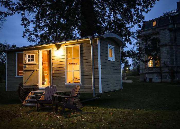 Schloss Mit Park Otel Kaarz